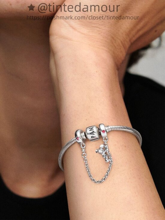 Pandora Disney Climbing Mickey Mouse Safety Chain - Picture 2 of 2